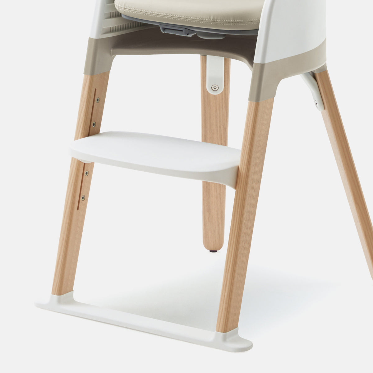 The MOLTI's five-step footrest